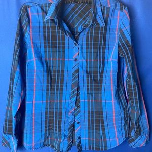Fitted button up, long sleeve, plaid, Sz Med, New York & Co, great condition!